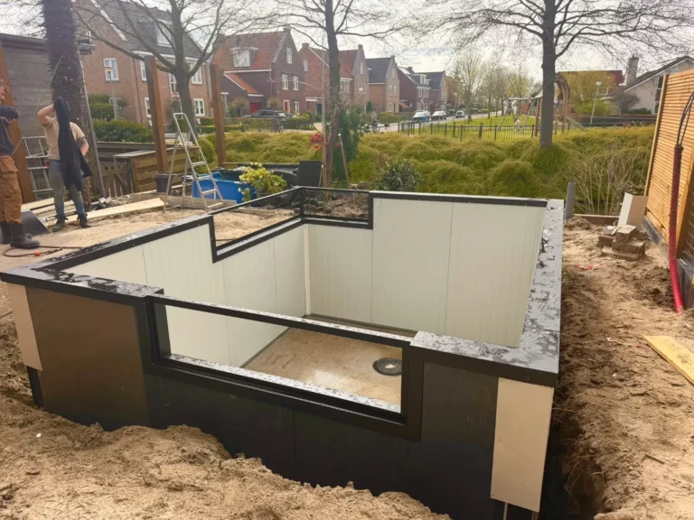 Koivijver 23m3 laten plaatsen door van Rooij Koi