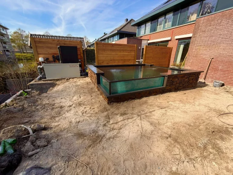 Koivijver in de tuin - Van Rooij Koi